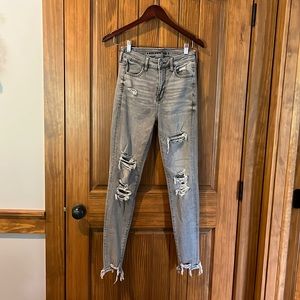 Light gray ripped American Eagle jeans
